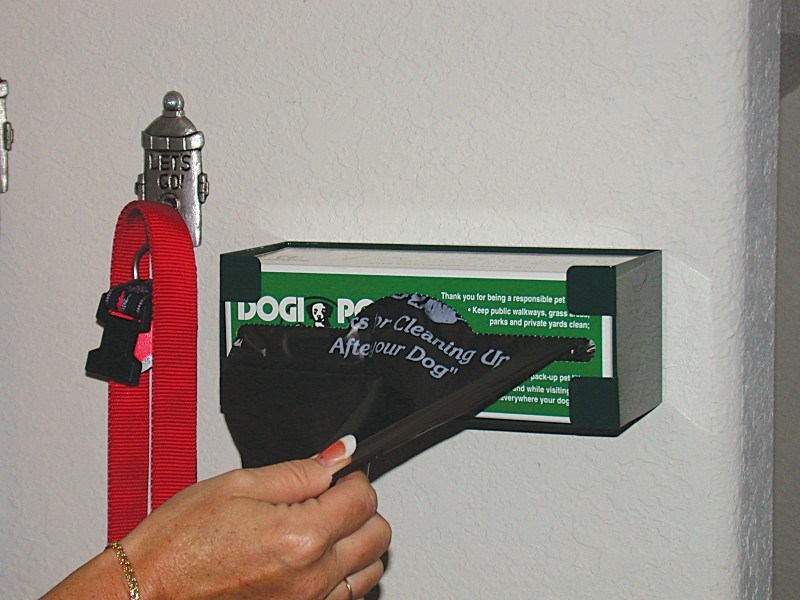 DOGIPOT™ Single Roll Dispenser